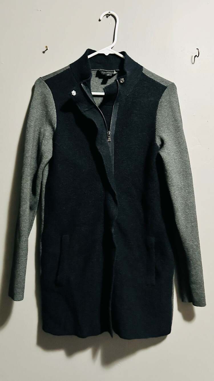 Ann Taylor Sweater Jacket Size XXS Black Gray. Pc126